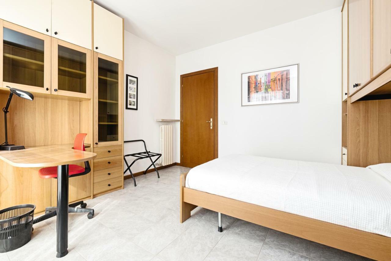 Colourful Flat Borgo Roma Apartment Verona Exterior photo