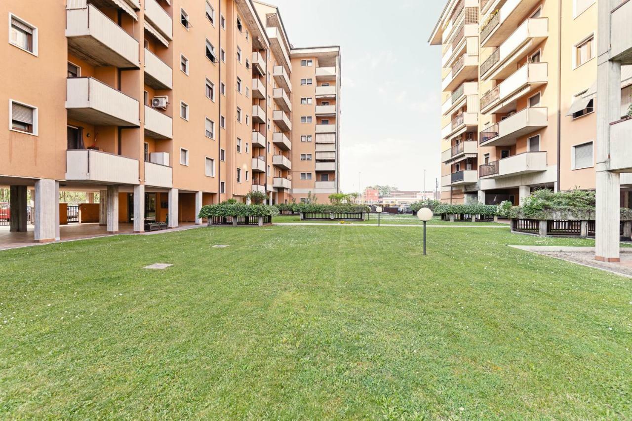 Colourful Flat Borgo Roma Apartment Verona Exterior photo