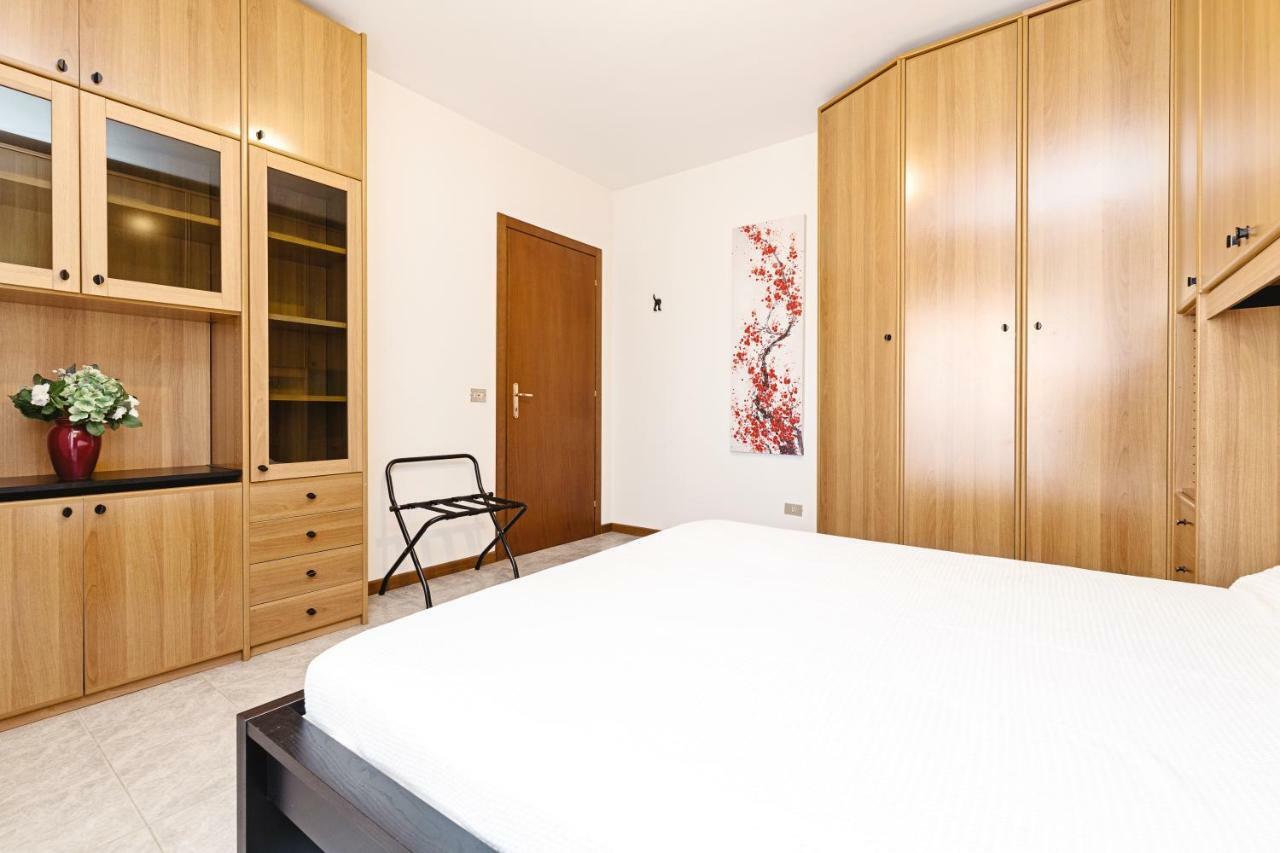 Colourful Flat Borgo Roma Apartment Verona Exterior photo